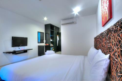 Bs Premier Airport Hotel
