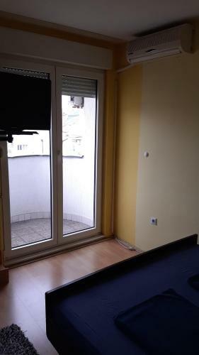 Apartman 015 Live