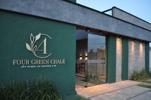 Hostal Pousada Chale Four Green