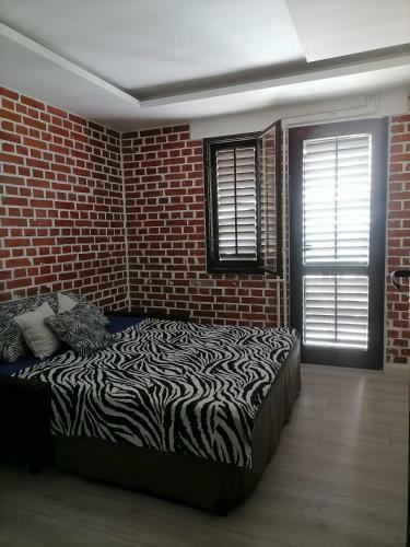 Villa 33