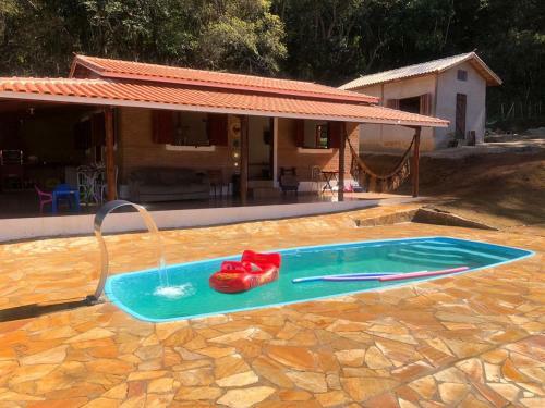 Recanto A 2 Km Do Centro de S�o Thom� Com Piscina No Meio A Natureza