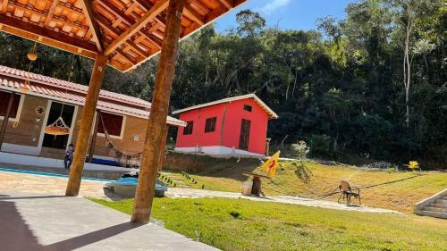Recanto A 2 Km Do Centro de S�o Thom� Com Piscina No Meio A Natureza