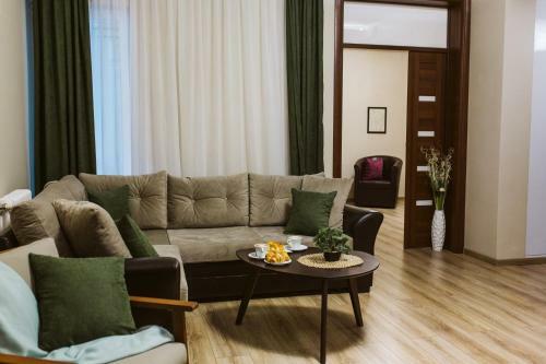 Vively Lux Apartment