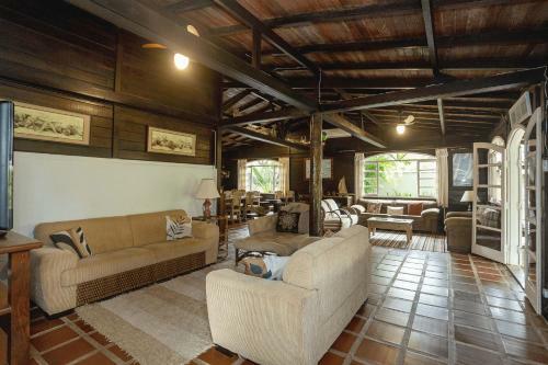 Casa Com Piscina E Churrasqueira A 150m Da Praia Em Juquehy