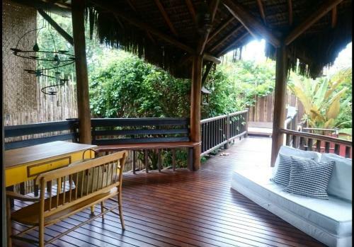 Otima Casa Com Deck Gourmet Na Praia Da Baleia Sp