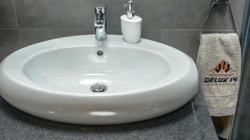 Apartment Delux 14
