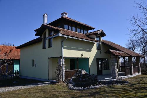Hostal Tatinac Guesthouse