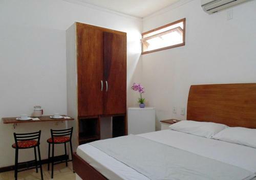 Hostal Farol Beach