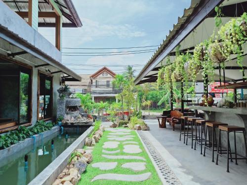 Hostal Baan Sala Lung Dam (fisherman Village)