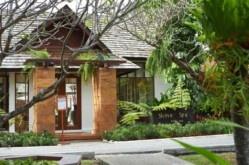 Hotel Bandara Resort & Spa