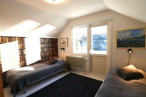 Cozy Accommodation On Beautiful Donso