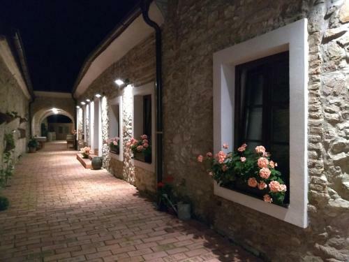 Hostal May House