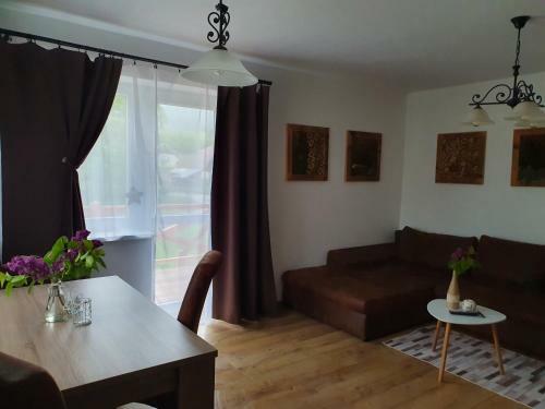 Apartm�nov� Dom Adas