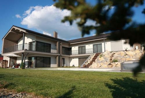 Villa Psiky - Luxurious Equipped Modern Spacious Villa