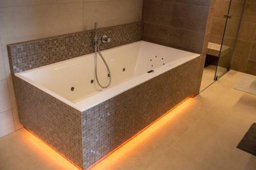 Villa Psiky - Luxurious Equipped Modern Spacious Villa