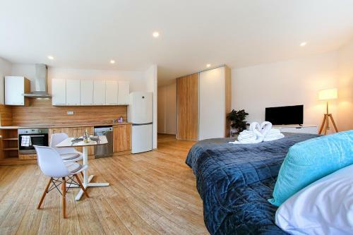 La Villa Apartments