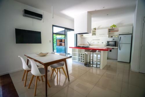 Casa Con Piscina En Adrogu�