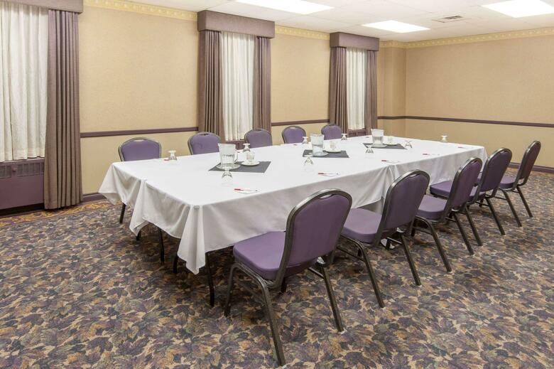 Hotel Ramada Downtown Calgary