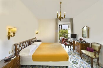 Hotel Alpha