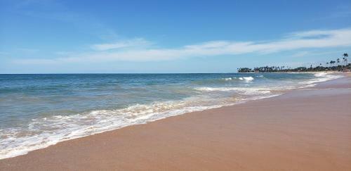 Confort�vel Casa de Praia Em Itacimirim - 04 Su�tes
