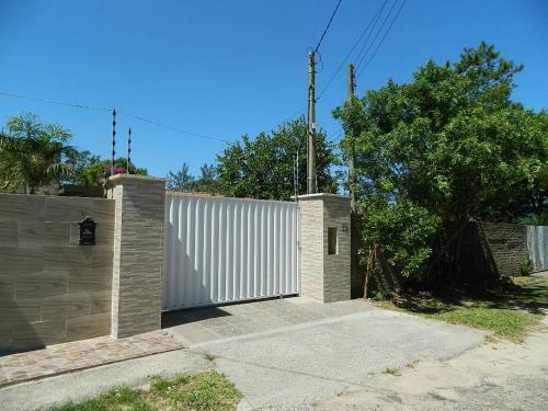 Casa Na Beira Da Lagoa Com Piscina E Rampa Para Embarca��es