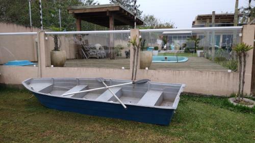 Casa Na Beira Da Lagoa Com Piscina E Rampa Para Embarca��es