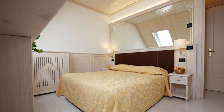 Hotel Croce Bianca