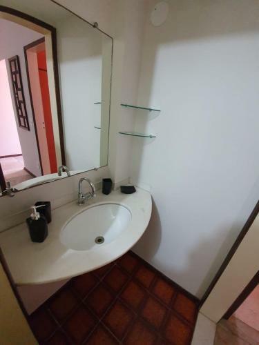 Apartamento Perto Da Praia Em Jardim Camburi