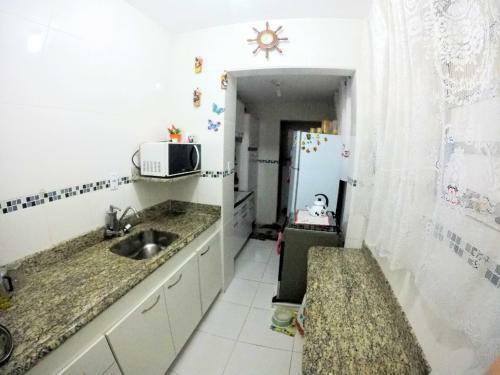 Quarto Com Frigobar Tr�s Quadras Mar Aceita Pets