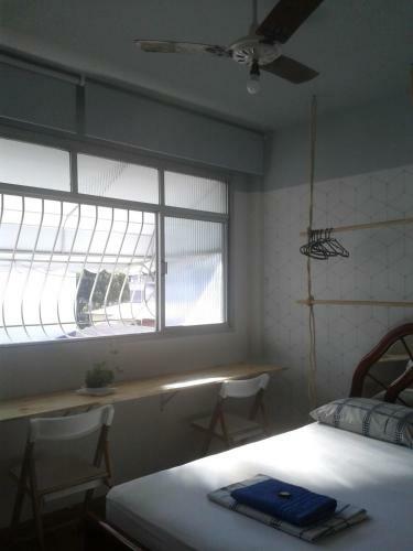 Quarto Com Frigobar Tr�s Quadras Mar Aceita Pets