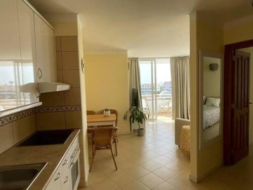 Refurbished 1 Bedroom Apartment With Large Pool