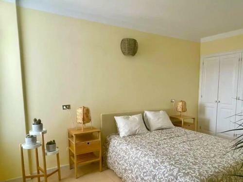 Refurbished 1 Bedroom Apartment With Large Pool