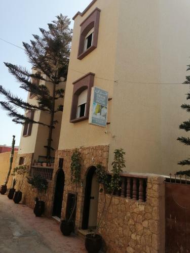 Hostal Itrane Guest House