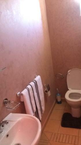 Hostal Itrane Guest House