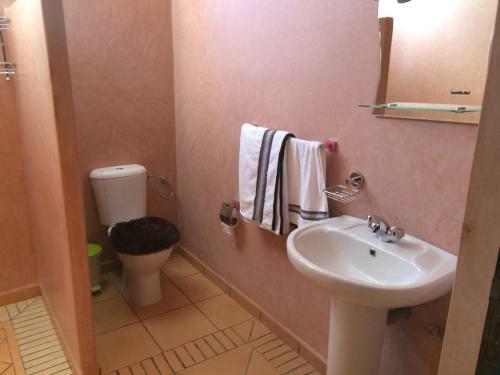 Hostal Itrane Guest House