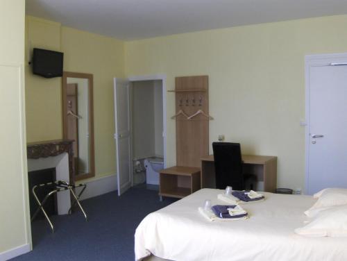 Hotel La Tour De Crecy