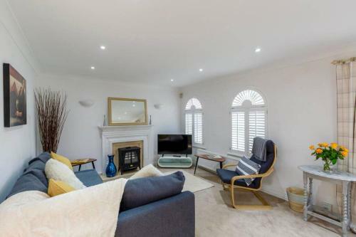 A Cheerful Three Bedroom House In Leafy Lytham