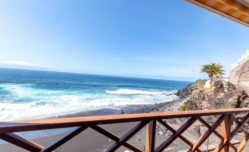 Oceanfront Neptuno Apartment