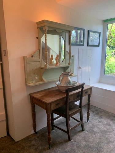 Cozy Carbence Cottage