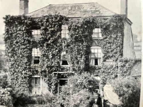 Huntfield House