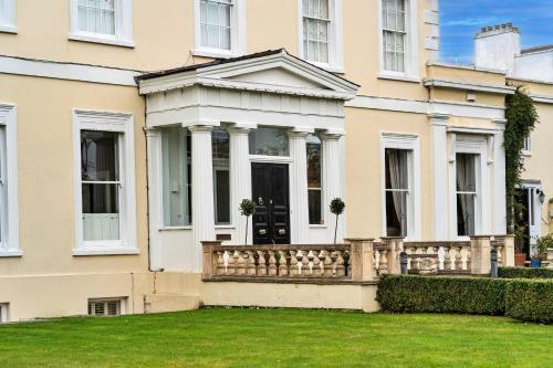 Stratford House - Luxury 4 Bed Townhouse