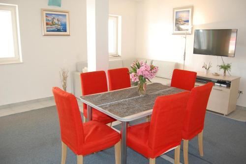 Apartments By The Sea Bilo, Primosten - 3090