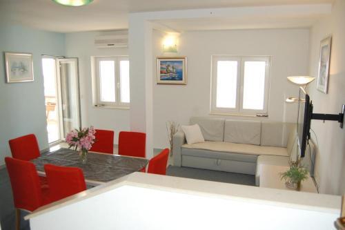 Apartments By The Sea Bilo, Primosten - 3090