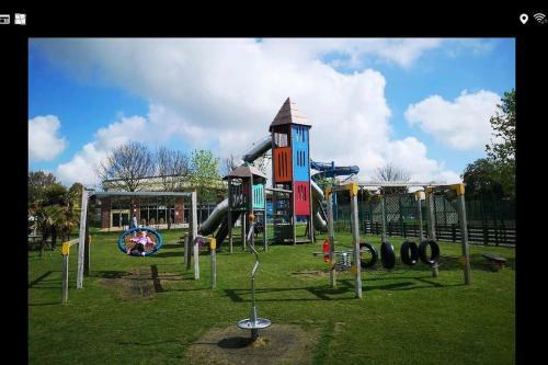 3bed Holiday Home In Clacton-on-sea Sleeps 8