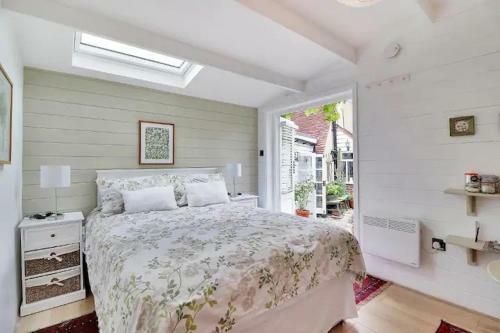 Bed & Breakfast Garden Studio
