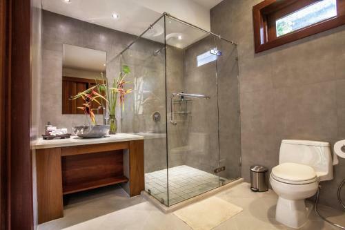 Baan Pinya Chic Three Bedroom Pool Villa