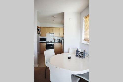 Quiet Space Next To Gatwick Airport And Town Centre
