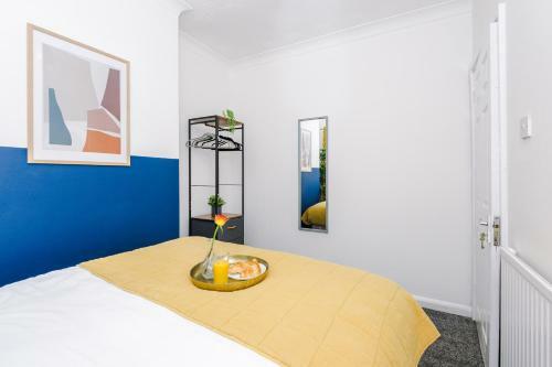 Harley House - Spacious Home With Free Netflix & Parking By Rocketbnb