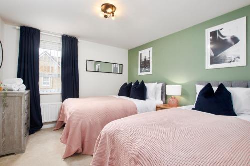 Fantastic Brand New 3br House Wparking Sleeps8