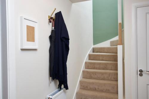 Fantastic Brand New 3br House Wparking Sleeps8